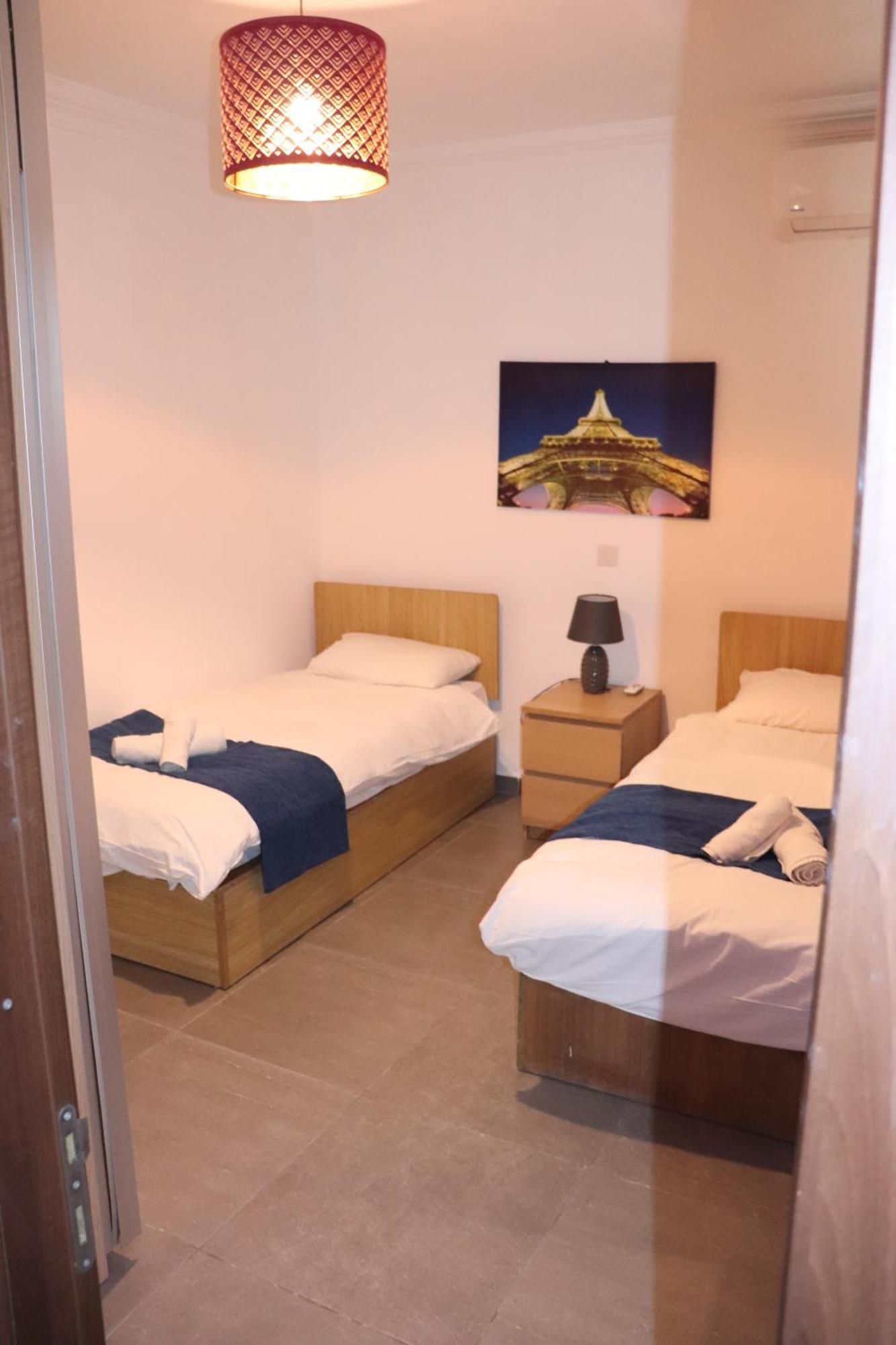 Апартаменты St Julians Sliema Penthouse 3 Minutes Walk From Seafront Экстерьер фото