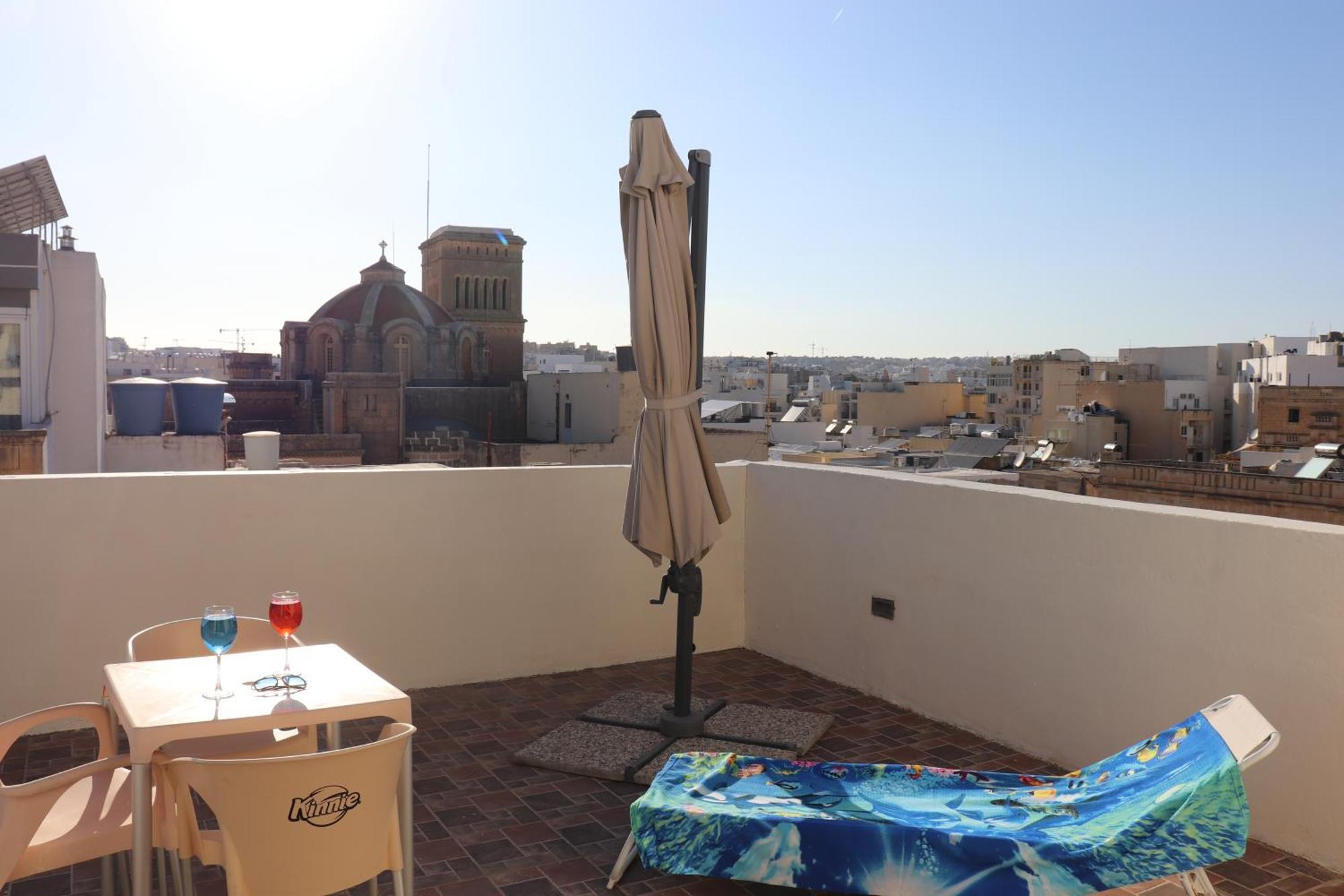 Апартаменты St Julians Sliema Penthouse 3 Minutes Walk From Seafront Экстерьер фото